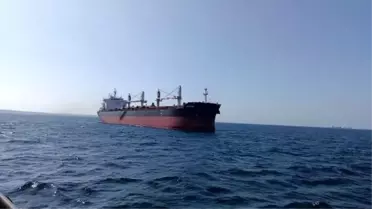 Çanakkale Boğazı'ndan geçen 'Marşal Adaları' bayraklı dökme yük gemisi makine arızası yaptı