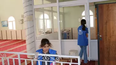 Gönüllü Gençler Aydın'da Cami Temizliği Yaptı