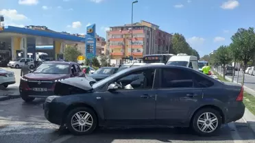 Sancaktepe'de Otomobil Kazası: 2 Yaralı