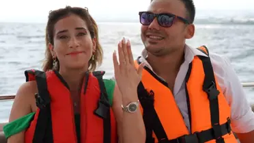 Mersin'de Tekneden Paraşütle Evlilik Teklifi