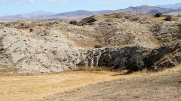 Sivas'ta Obruk ve Dolinler Tarım Arazisi Olarak Kullanılıyor