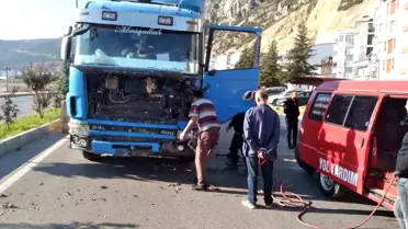 Isparta'da tır lastiği patladı, yol trafiğe kapatıldı