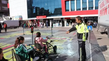 Havza'da İlkokul Öğrencilerine Mobil Trafik Eğitimi Verildi