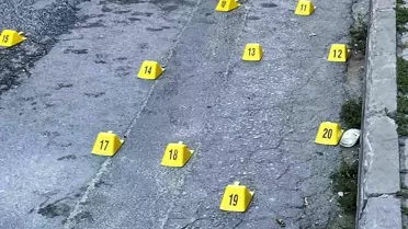 Küçükçekmece'de Otomobil Saldırısı: Sürücü Yaralandı