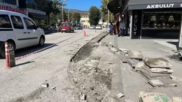 Gölyaka'da kaldırımlara cep yapılarak trafik yoğunluğu azaltılıyor