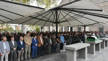 Eskişehir'de İsrail saldırısında hayatını kaybedenler için gıyabi cenaze namazı kılındı