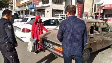 Boşanma aşamasındaki kadın, eşinin otomobilinin camlarını taşla kırdı