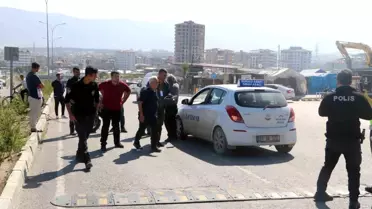 Hatay'da ehliyet sınavı esnasında komisyonun içerisinde bulunduğu otomobil, motosikletli sürücü adayına çarptı