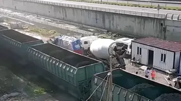 Zonguldak'ta Beton Mikseri ile Tren Çarpıştı