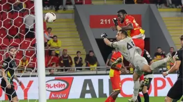 Göztepe'de Mame Diouf ve Kenneth Obinna Mamah gol oruçlarını bozdular