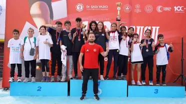 Tuzla'da 29 Ekim Cumhuriyet Bayramı 100. Yıl Koşusu Düzenlendi