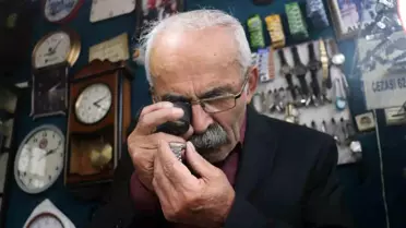 Sivas'ta 50 Yıldır Tamircilik Yapan Saat Tamircisi