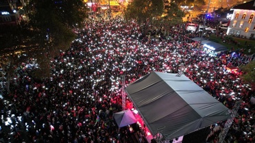 Bandırma'da Feridun Düzağaç konseriyle Cumhuriyet Bayramı kutlamaları taçlandı