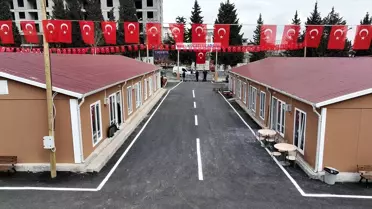Kahramanmaraş'ta depremzedelere geçici iş yerleri teslim ediliyor