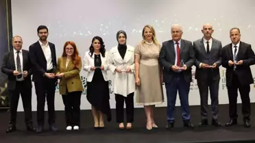 Dr. Aslı Elif Tanuğur Samancı, Güvenilir Ürün Zirvesi ve Feed the Future Ödül Töreni'nde başarılı oldu