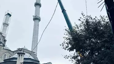 Bahçelievler'de bir caminin minareleri deprem riskine karşı kısaltılıyor