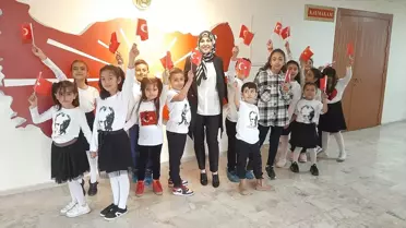 Sarıoğlan'da Drama Kursu Öğrencileri Kaymakamı Ziyaret Etti