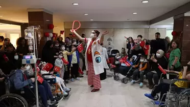 Hastanede tedavi gören çocuklar, 'Cumhuriyet' etkinliğiyle moral depoladı