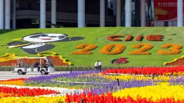 Burberry Çin'deki Tüketicilerin Artan Taleplerini Değerlendiriyor