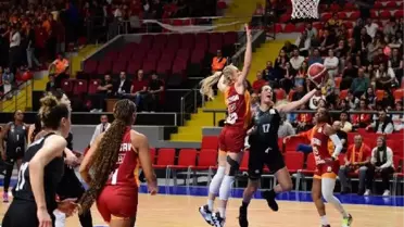 Beşiktaş, Galatasaray'ı 42 sayı farkla mağlup etti