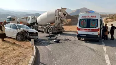 Malatya'da beton mikseri ile otomobil çarpıştı, 2 kişi yaralandı