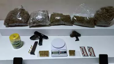 Beyoğlu'nda Polis Baskınında Uyuşturucu Operasyonu