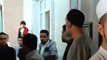 Cuma vakti camide gergin anlar! ''Atatürk'e neden dua okunmadı?'' dedi, ortalık karıştı