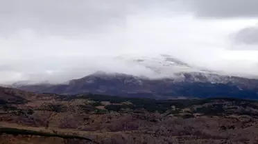 Ardahan'da Yüksek Dağlarda Kar Yağışı ve Sis Etkili Oldu