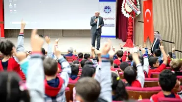 Battalgazi Belediye Başkanı Osman Güder, Çocuklarla Kitap Okudu