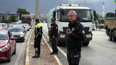 Denizli'de karşı şeride geçen araç 3 otomobile çarptı: 8 yaralı