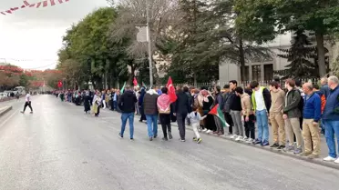 Konya'da İsrail saldırılarına dikkat çekmek için insan zinciri oluşturuldu