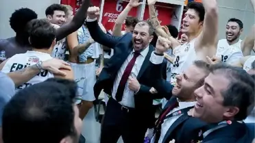Aliağa Petkimspor, Manisa Büyükşehir Belediyespor'u mağlup ederek zirve yarışına ortak oldu