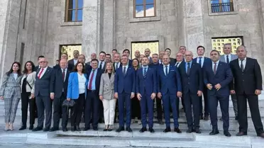 Marmaris Belediye Başkanı Mehmet Oktay, CHP Grup Toplantısı'na katıldı ve Genel Başkanı Özgür Özel ile görüştü
