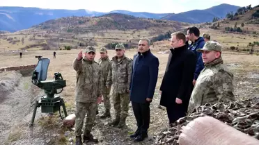 Ardahan Valisi Hayrettin Çiçek, Gürcistan sınırındaki karakollarda görevli Mehmetçik'i ziyaret etti