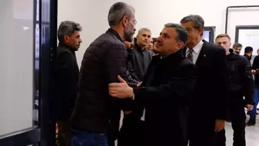 Şırnak Valisi Cevdet Atay, yangında hayatını kaybeden çocuğun ailesine taziye ziyaretinde bulundu