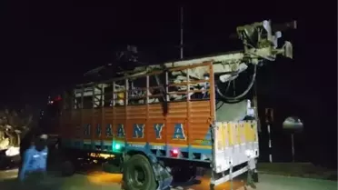 Hindistan'da çöken tünelde mahsur kalan işçilerin kurtarılma çalışmaları devam ediyor