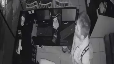Urla'da İş Yerlerinden Cep Telefonu ve Yazar Kasa Çalan Hırsızlar Yakalandı