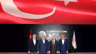 İçişleri Bakan Yardımcısı Bülent Turan, Çanakkale muhtarlarını kabul etti