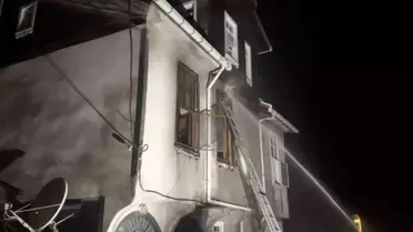 İnebolu'da çıkan yangınlar söndürüldü, yaşlı çift hastaneye kaldırıldı