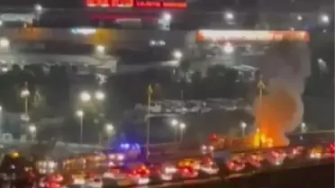 Bayrampaşa'da Otomobil Alev Alev Yandı