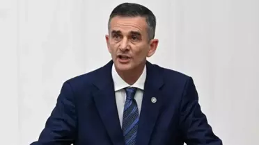 İYİ Partili Ümit Dikbayır'dan çok konuşulacak sözler: Partiden atılmış bir kızın genel başkanlık katında birisiyle ilişkisi vardı