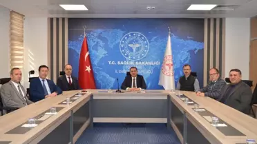 Kırşehir Valisi Hüdayar Mete Buhara, İl Sağlık Müdürlüğüne ziyarette bulundu