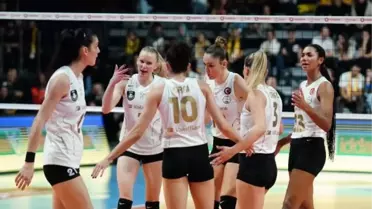 Fenerbahçe Opet, VakıfBank'ı 3-1 yendi