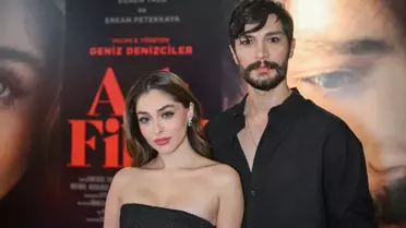 Cemre Baysel ve İlhan Şen'in rol aldığı Aşk Filmi'nin galası yapıldı