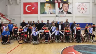 AK Parti Milletvekili Ferhat Nasıroğlu, Engelliler Spor Kulübü ve Mersin Merkez Belediyespor maçını izledi