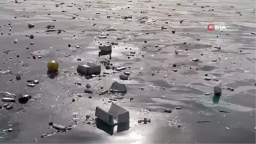 Sinop'ta fırtınada deniz kenarı çöplerle doldu