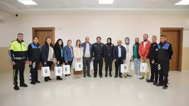 Hatay İl Emniyet Müdürlüğü, İstiklal Marşı'nı işaret diliyle okudu