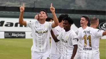 Manisa Futbol Kulübü, Altay'ı 3-0 mağlup ederek galibiyet sevinci yaşadı