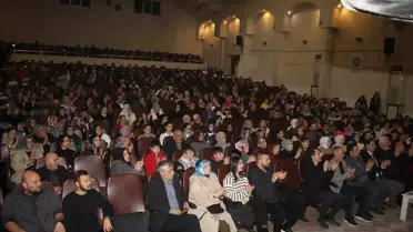 Çarşamba Belediyesi tarafından '80'ler 90'lar Gülümseten Anılar' isimli tiyatro oyunu sahnelendi