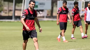 Kadroda olmayan Sivassporlu Emrah Başsan'dan Fenerbahçe maçı sırasında olay sözler